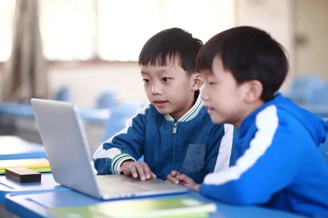 为什么越来越多人选择在线教育？